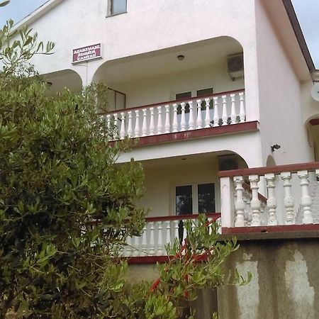Guesthouse Bili Karlobag Dış mekan fotoğraf